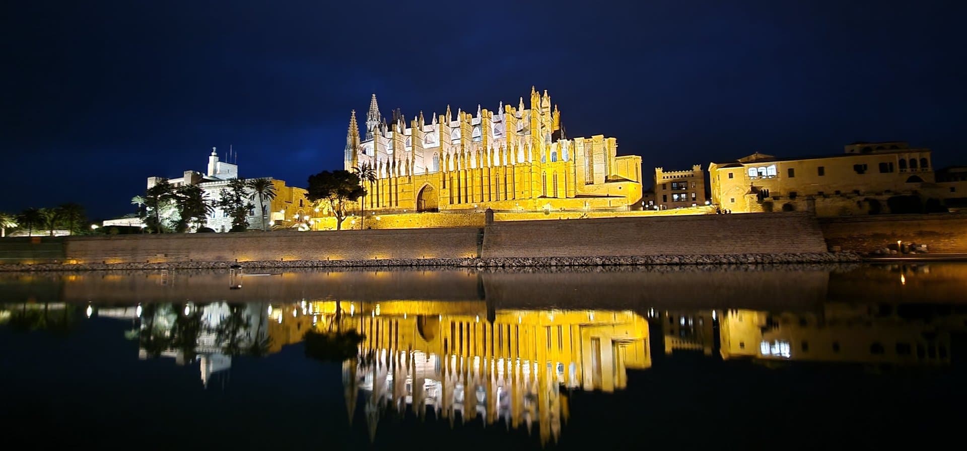 Free Mysteries & Legends Tour Palma de Mallorca Banner