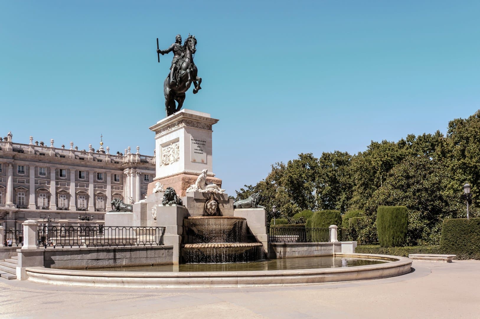 Free Habsburg and Bourbon Love Affairs Tour Madrid2