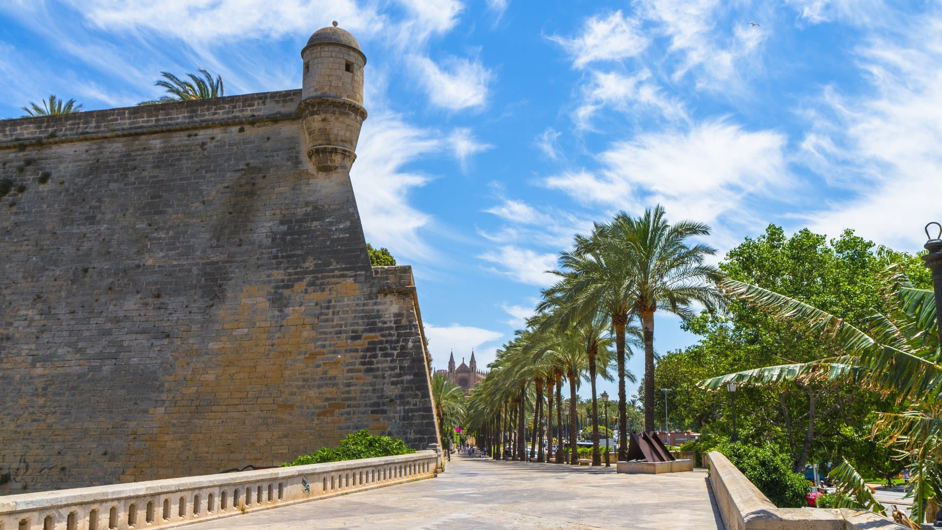 Free City Walls Tour Palma de Mallorca1