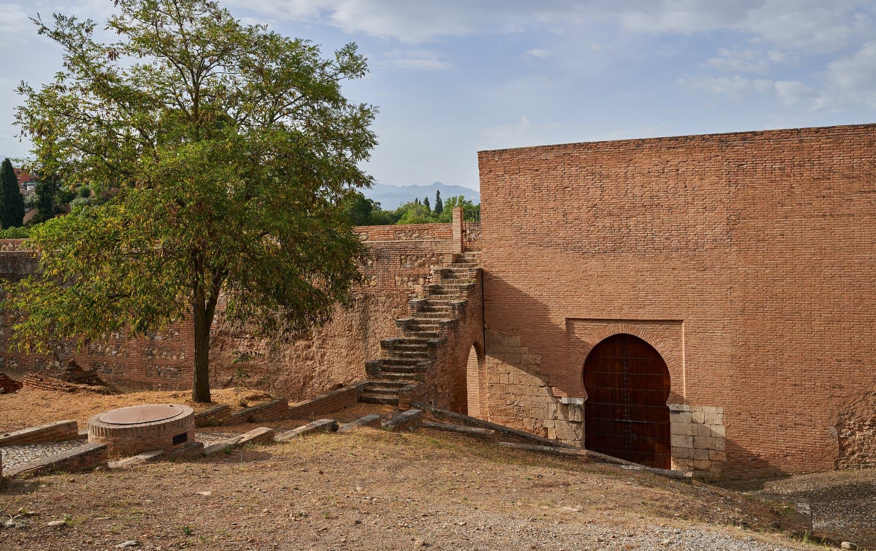 Free Around the Alhambra Tour Granada4