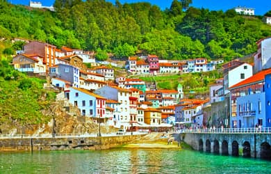 Essential Free Tour Cudillero Banner