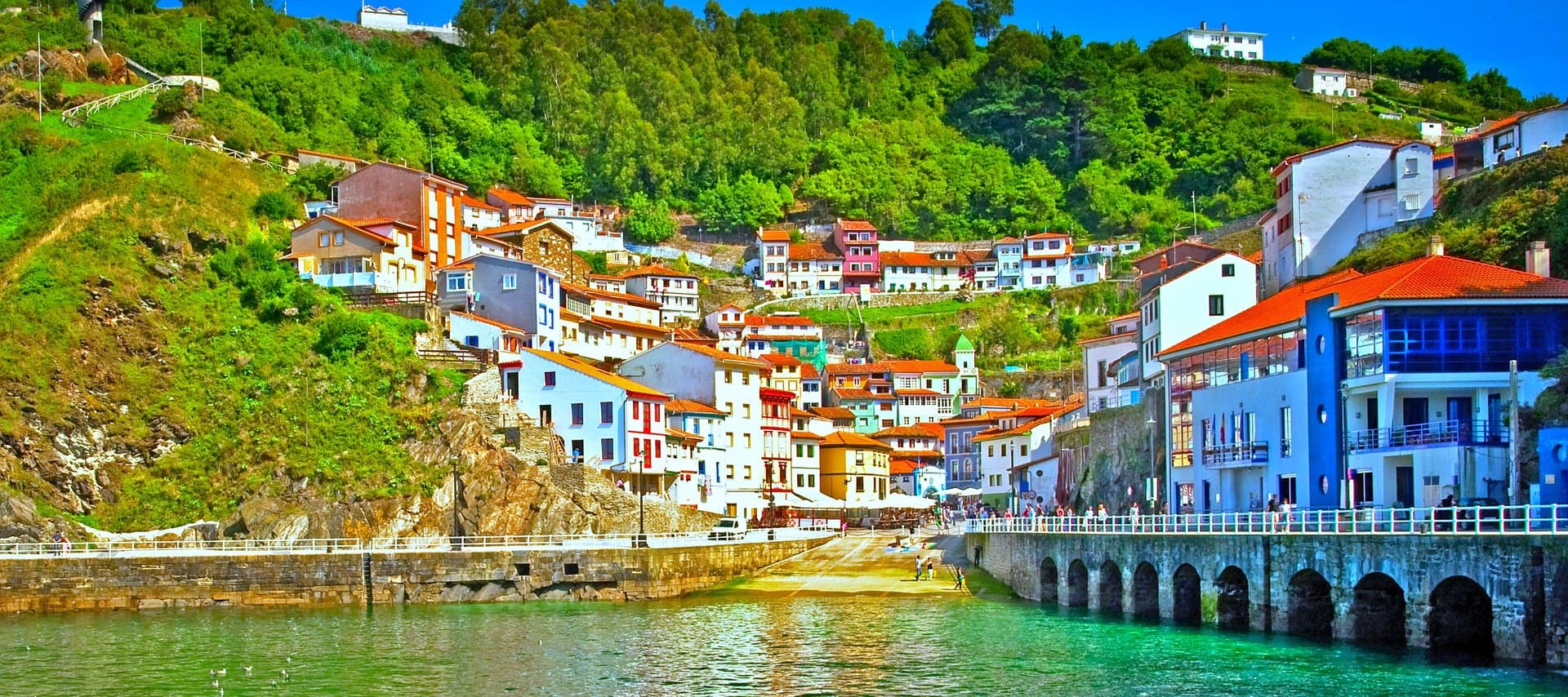 Essential Free Tour Cudillero Banner