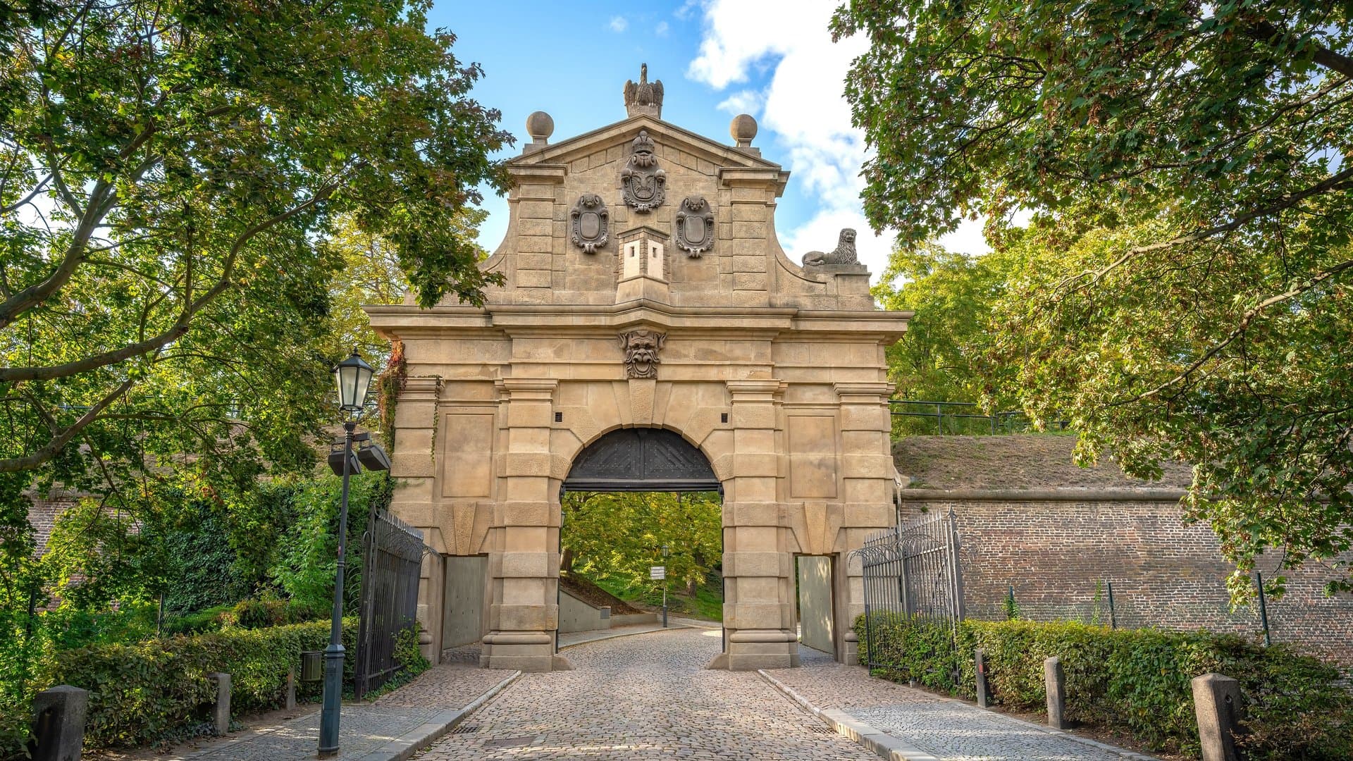 Free Vysehrad Tour Prague4