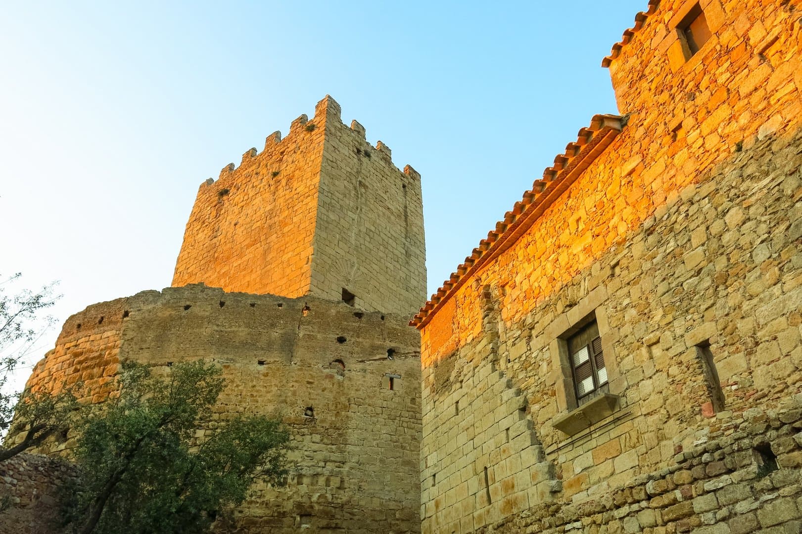 Essential Free Tour Peratallada2