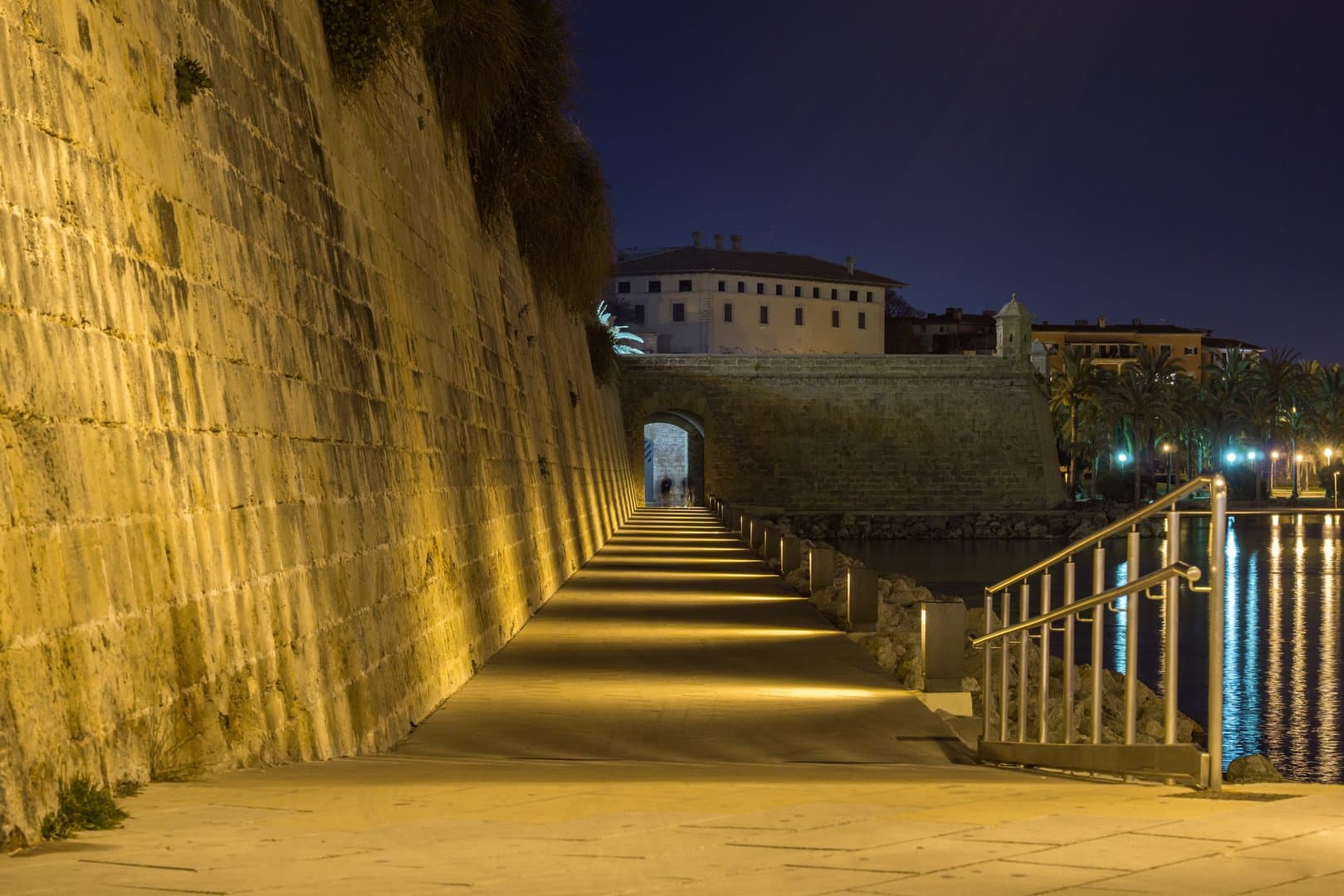 Free Mysteries & Legends Tour Palma de Mallorca5