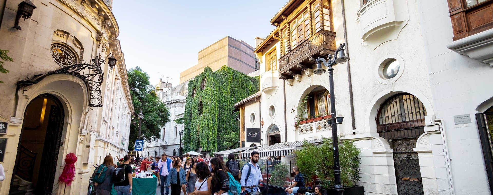 Free Bohemian Tour Santiago Banner