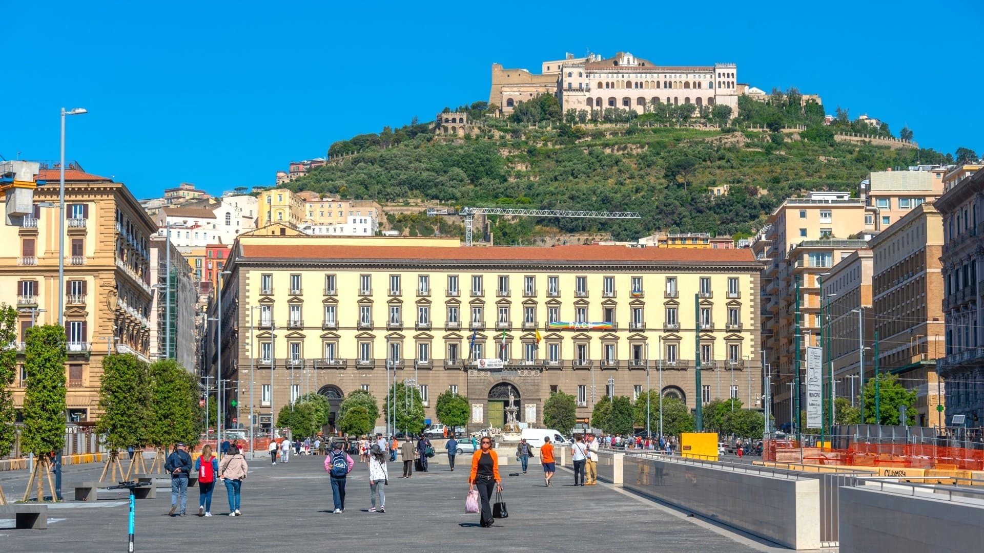 Free Viewpoints & Alleyways Tour Naples4