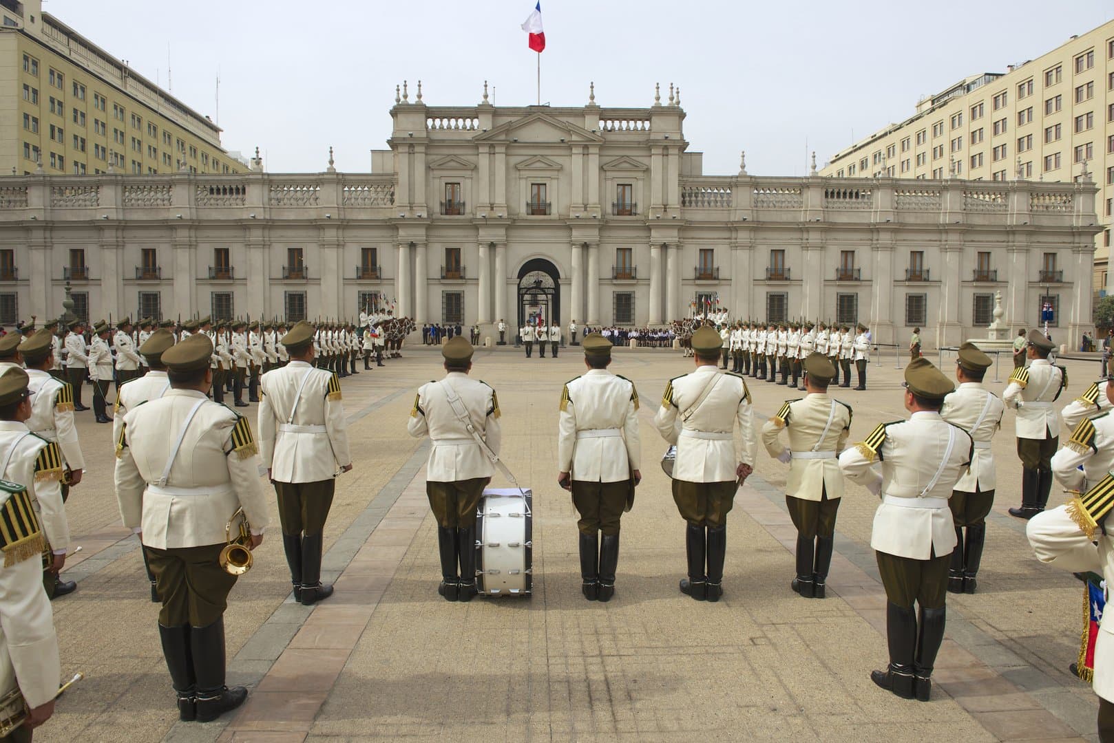 Free Changing of the Guard Tour Santiago5