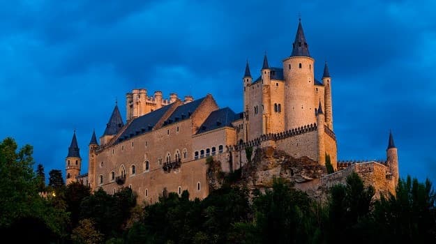 Free Mysteries & Legends Tour Segovia1