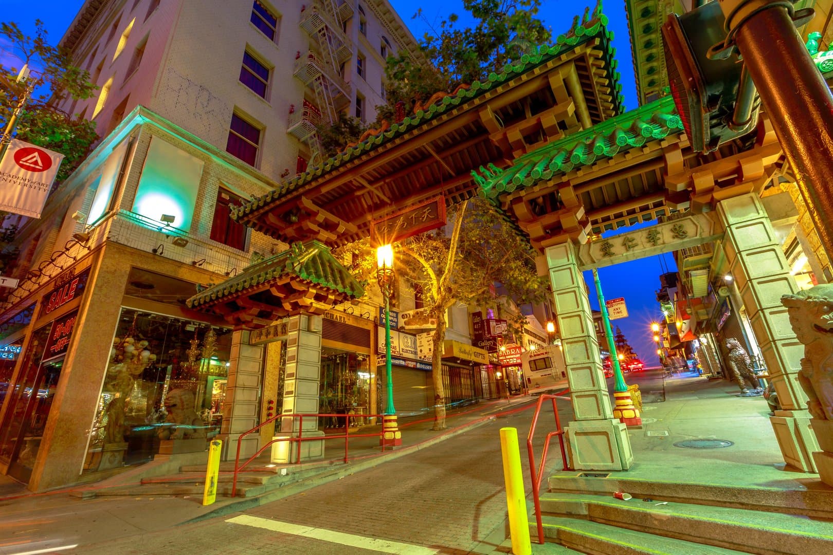 Free Tour Chinatown & Little Italy by Night San Francisco3