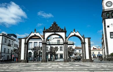 Free Ponta Delgada Tour Azores Banner